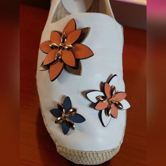 Michael Kors White Leather and Colorful Floral Applique Espadrilles Sz 9 - Picture 2 of 6
